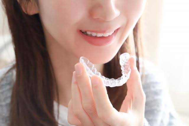 交叉咬合はインビザラインで治せる？原因やリスクも知ろう